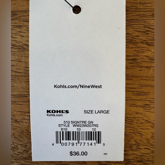 NWT| Nine West | Short Sleeve V-Neck Chiffon Button Down | Sage Green | Large - Picture 5 of 5